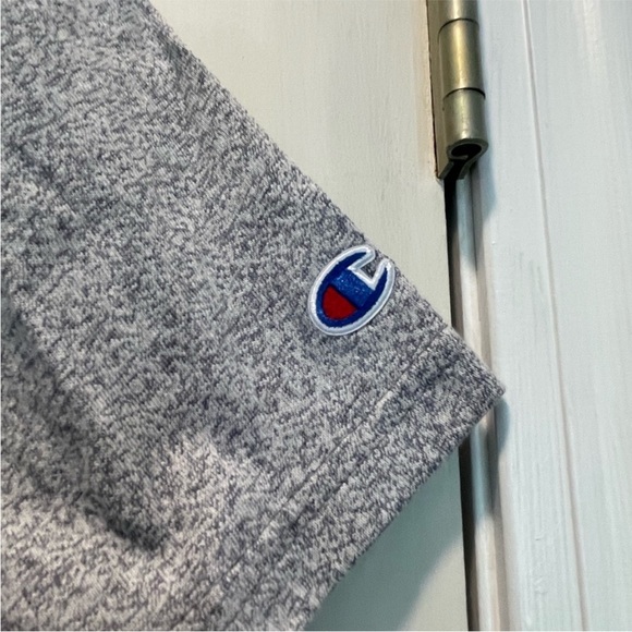 Champion cropped gray shirt medium - Picture 3 of 7